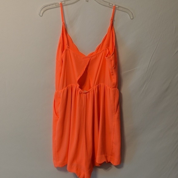 Double Zero Neon Pink Orange Scalloped Romper with Keyhole Back Size Med… - Picture 4 of 7
